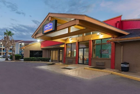 Howard Johnson Houston Hobby Airport: Your Perfect Stay